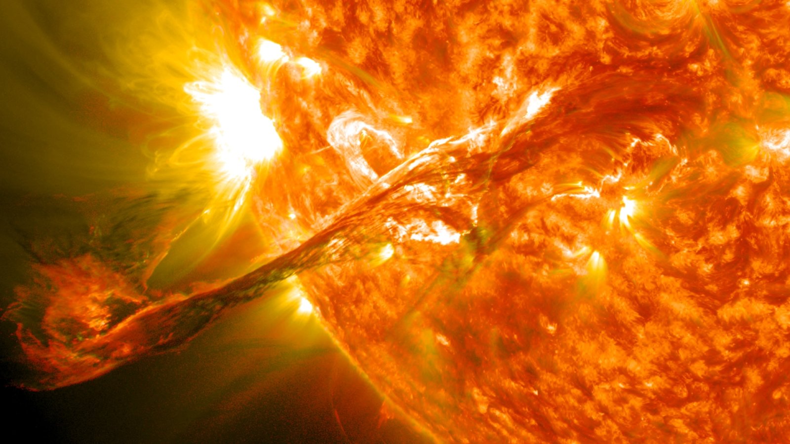 Capsule Pascal La plus grosse éruption solaire en 12 ans.jpg (1.02 Mo)