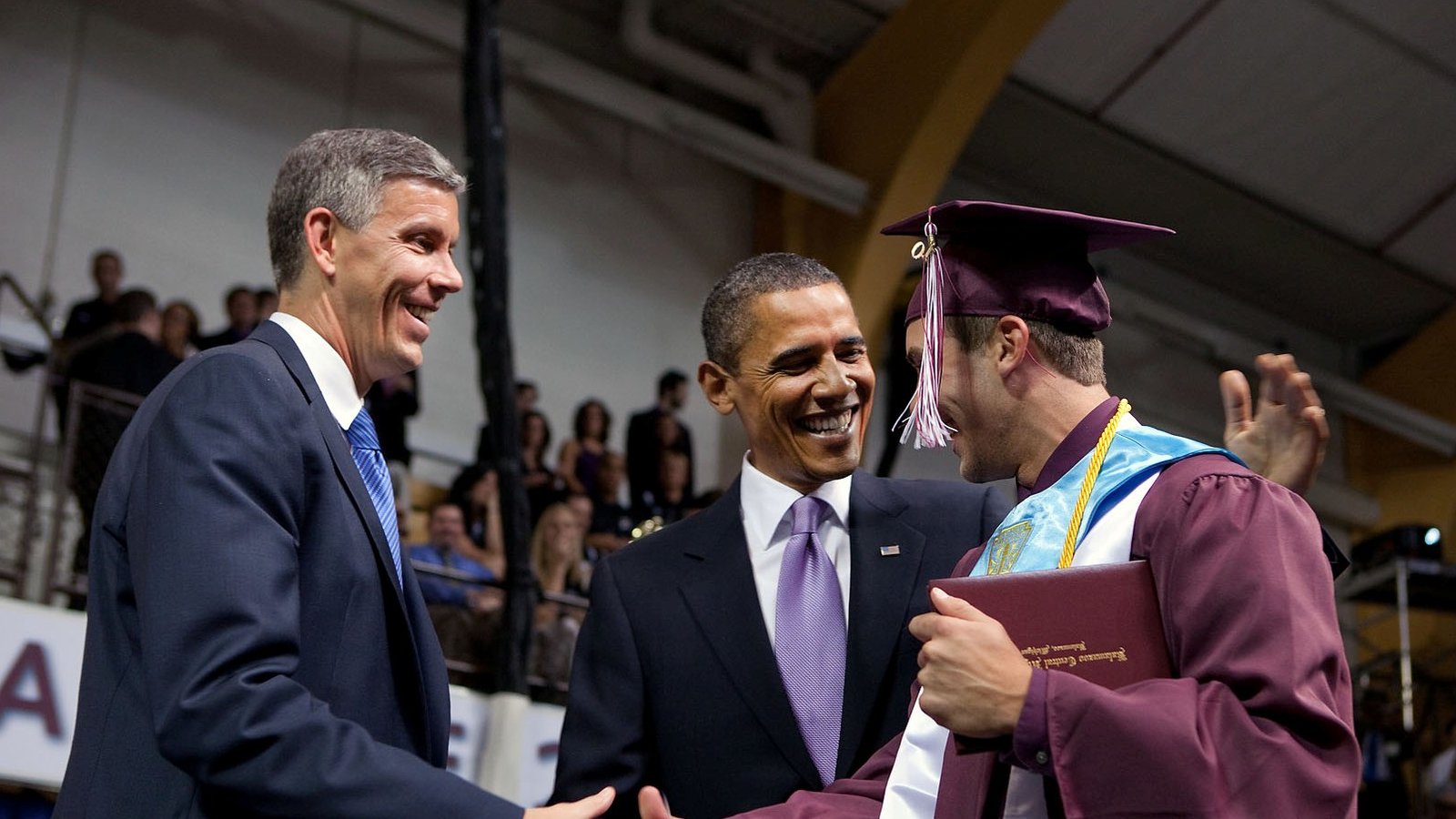 graduation obama.jpg (237.65 Ko)