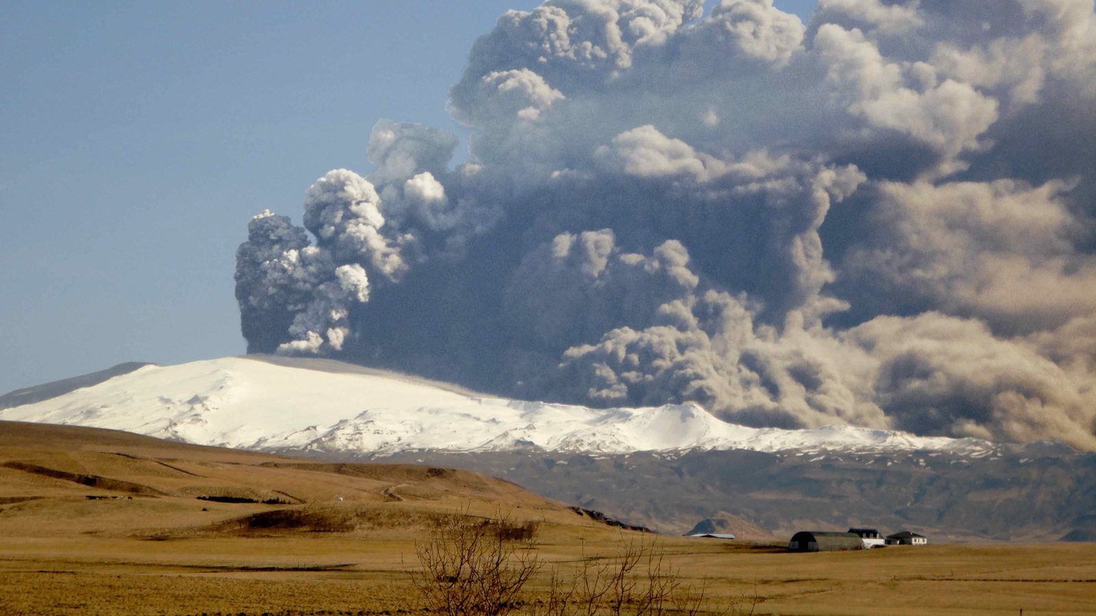 volcan-Eyjafjallajokull-2010