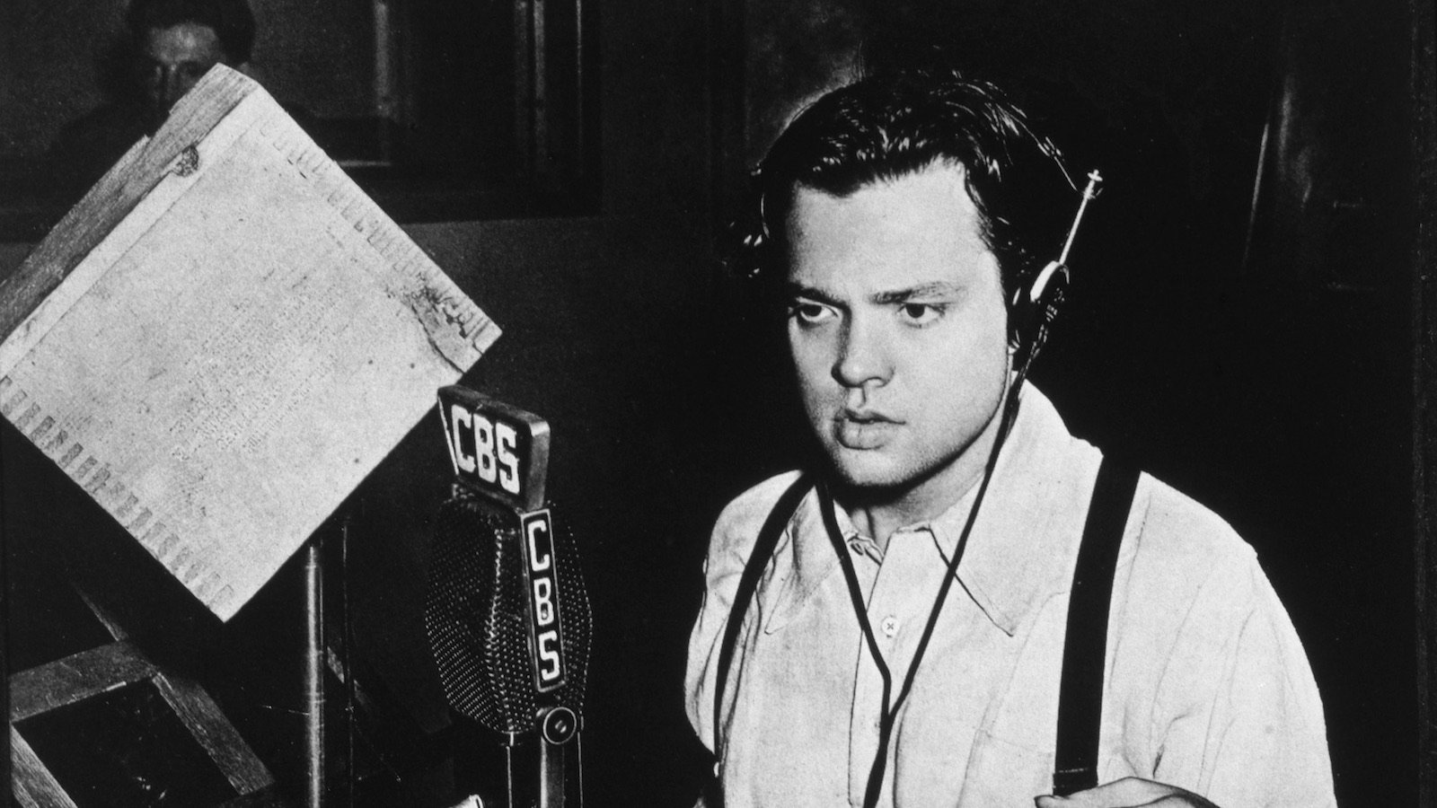 OrsonWelles-Radio-1938.jpg