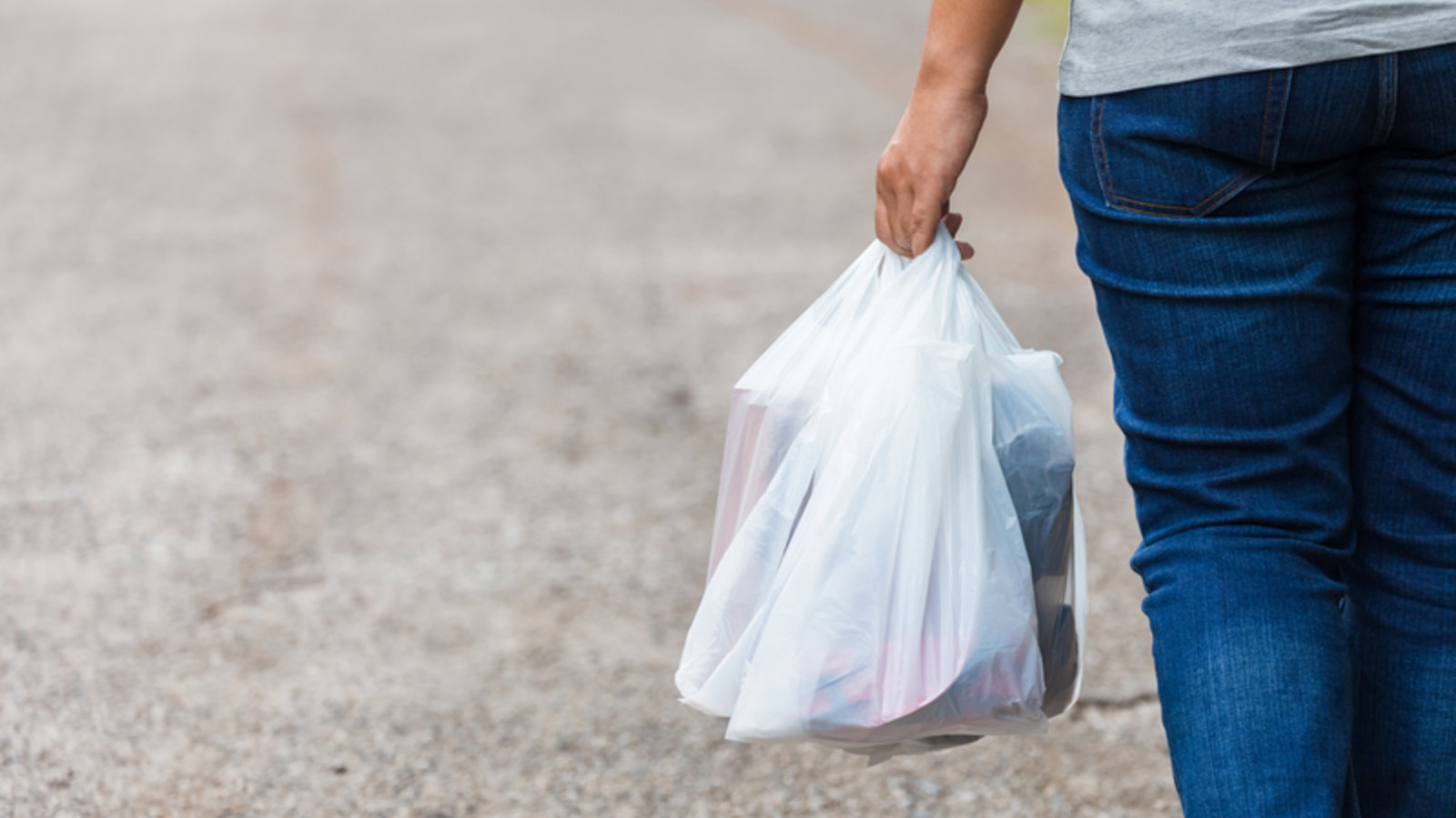 Bannir les sacs de plastique : efficace pour l'environnement ? Ça