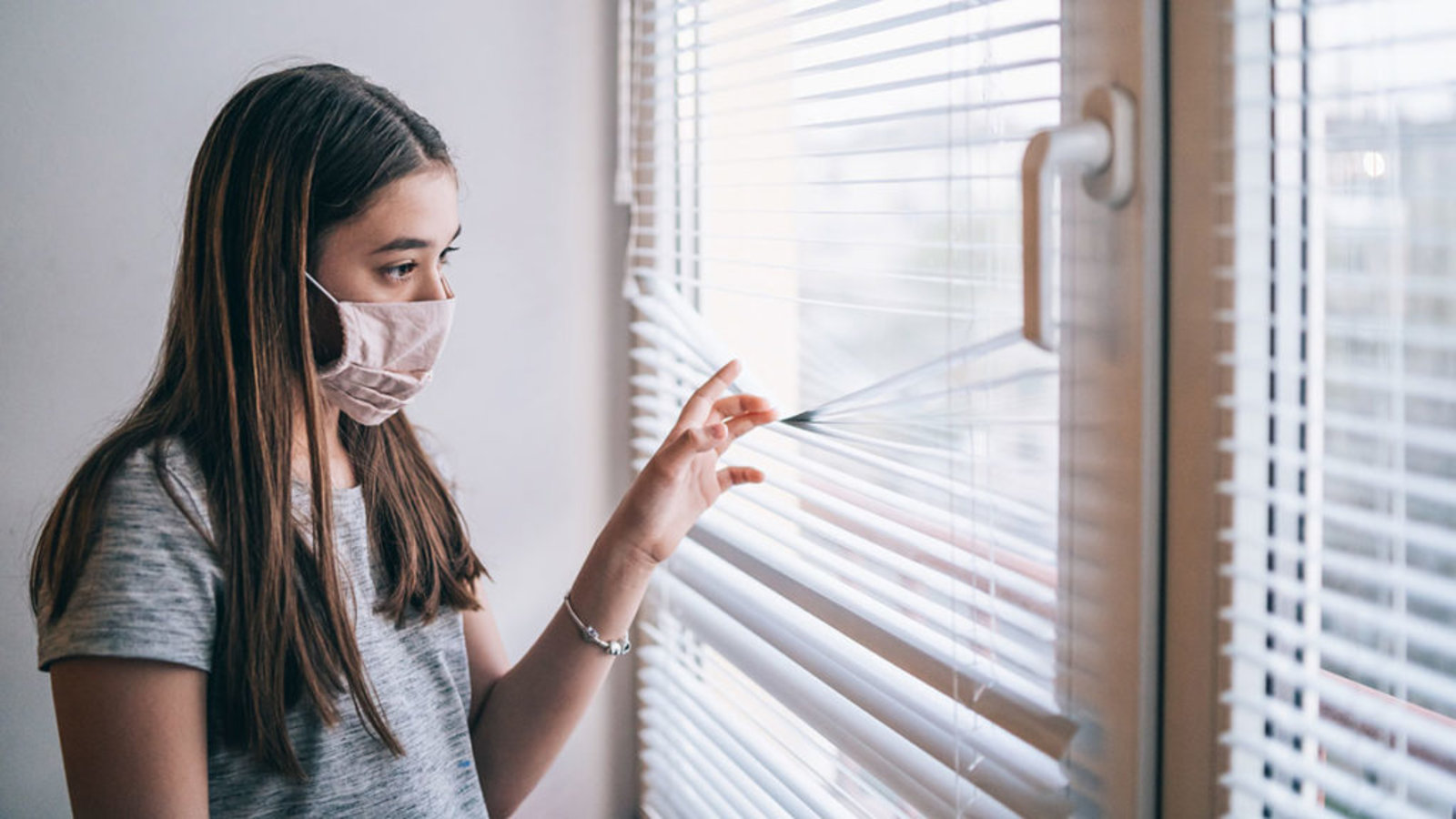 girl-wearing-face-mask-1024x576.jpg