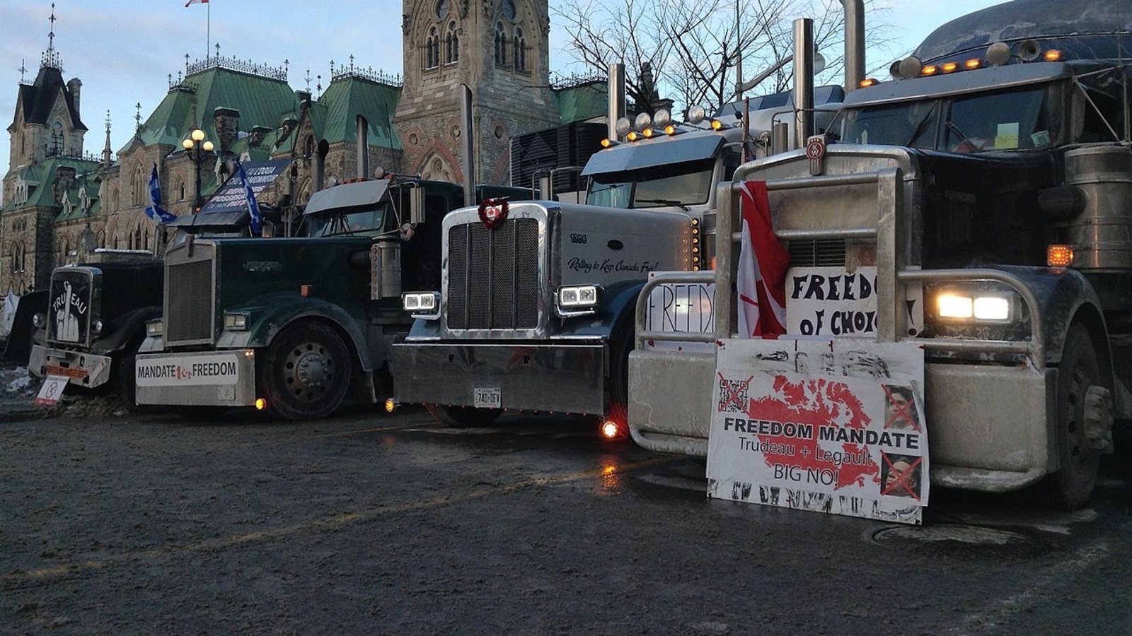 camions-manif-Ottawa.jpg