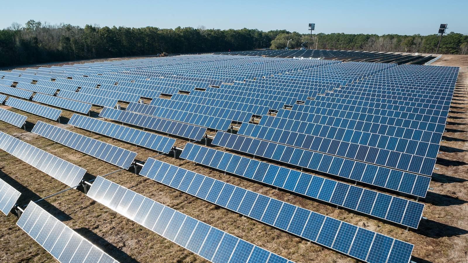 Comment les panneaux solaires portables vous font-ils économiser