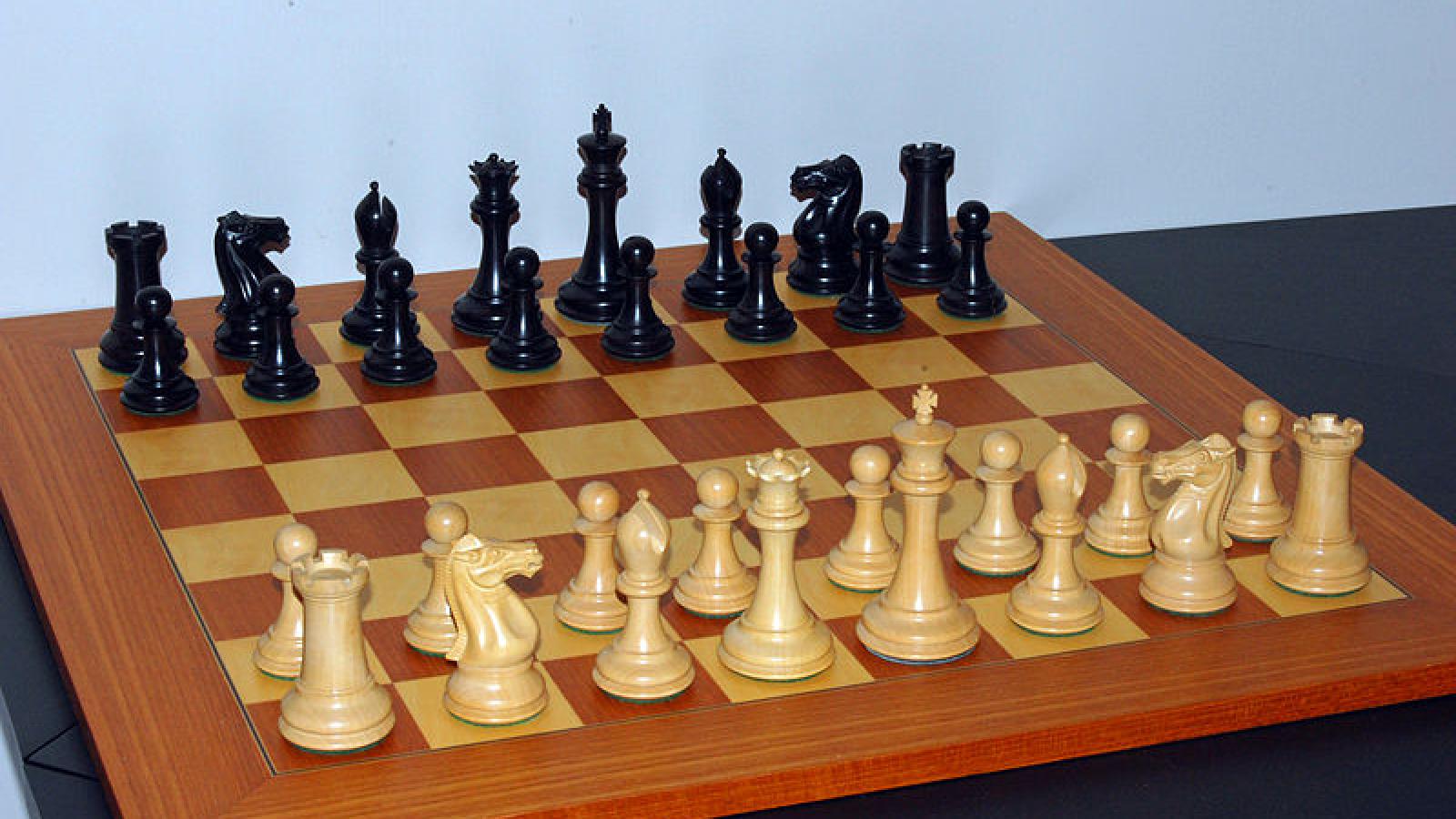 Jeu d'échecs - pièces en position de départ