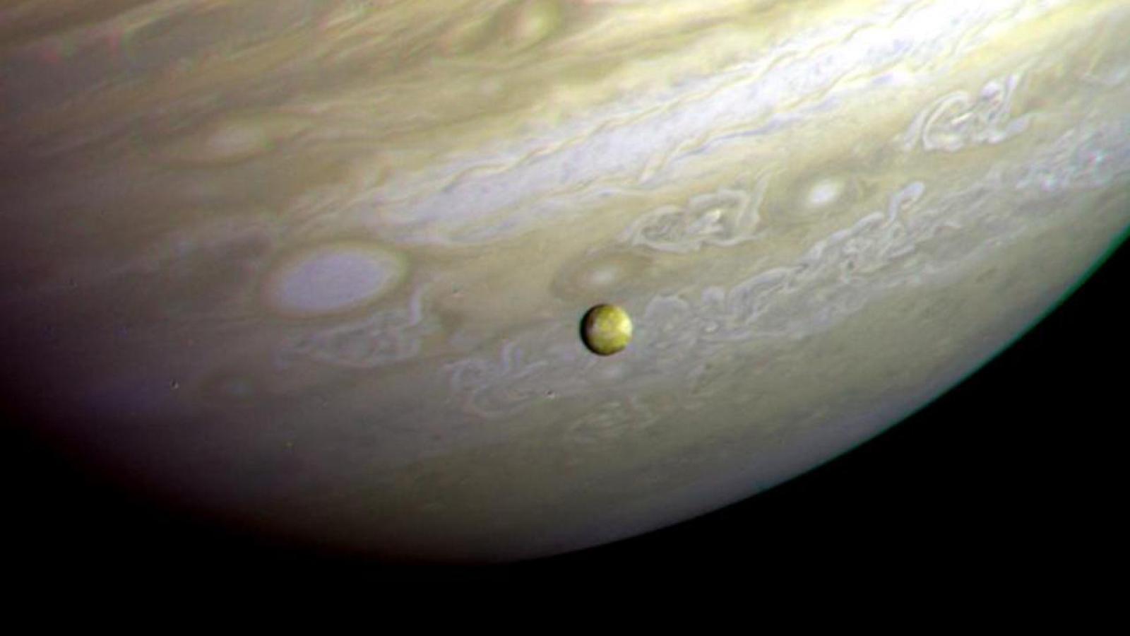 Jupiter-Io.jpg