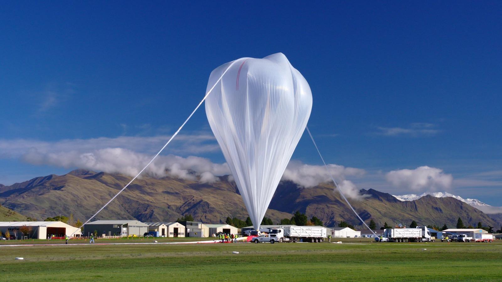 Ballon géant et engins volants dans le ciel des Etats-Unis : 8 questions  pour comprendre ce qu'il se passe