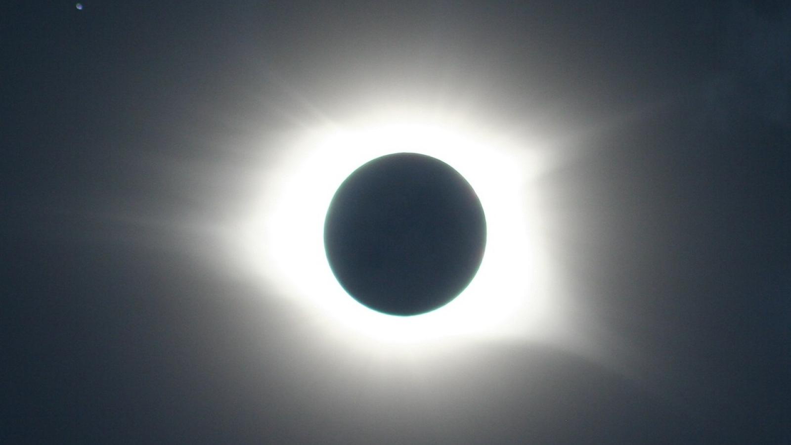 Eclipse_totale-2017.jpg