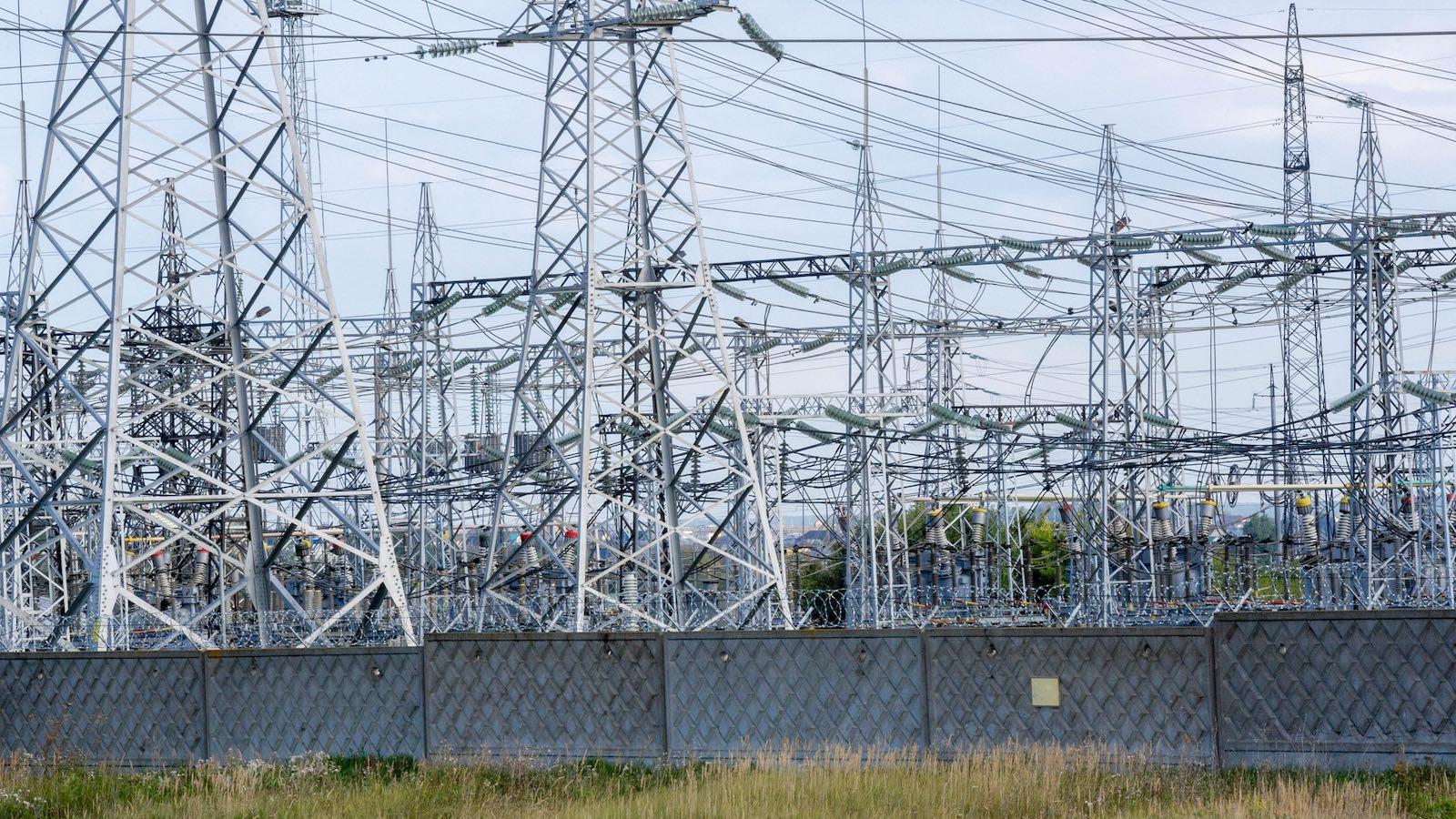 electricite-pilones.jpg
