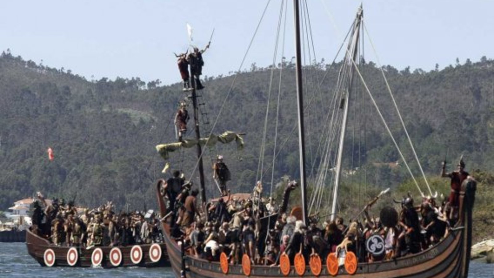 401710-repliques-bateaux-vikings-festival-annuel.jpg
