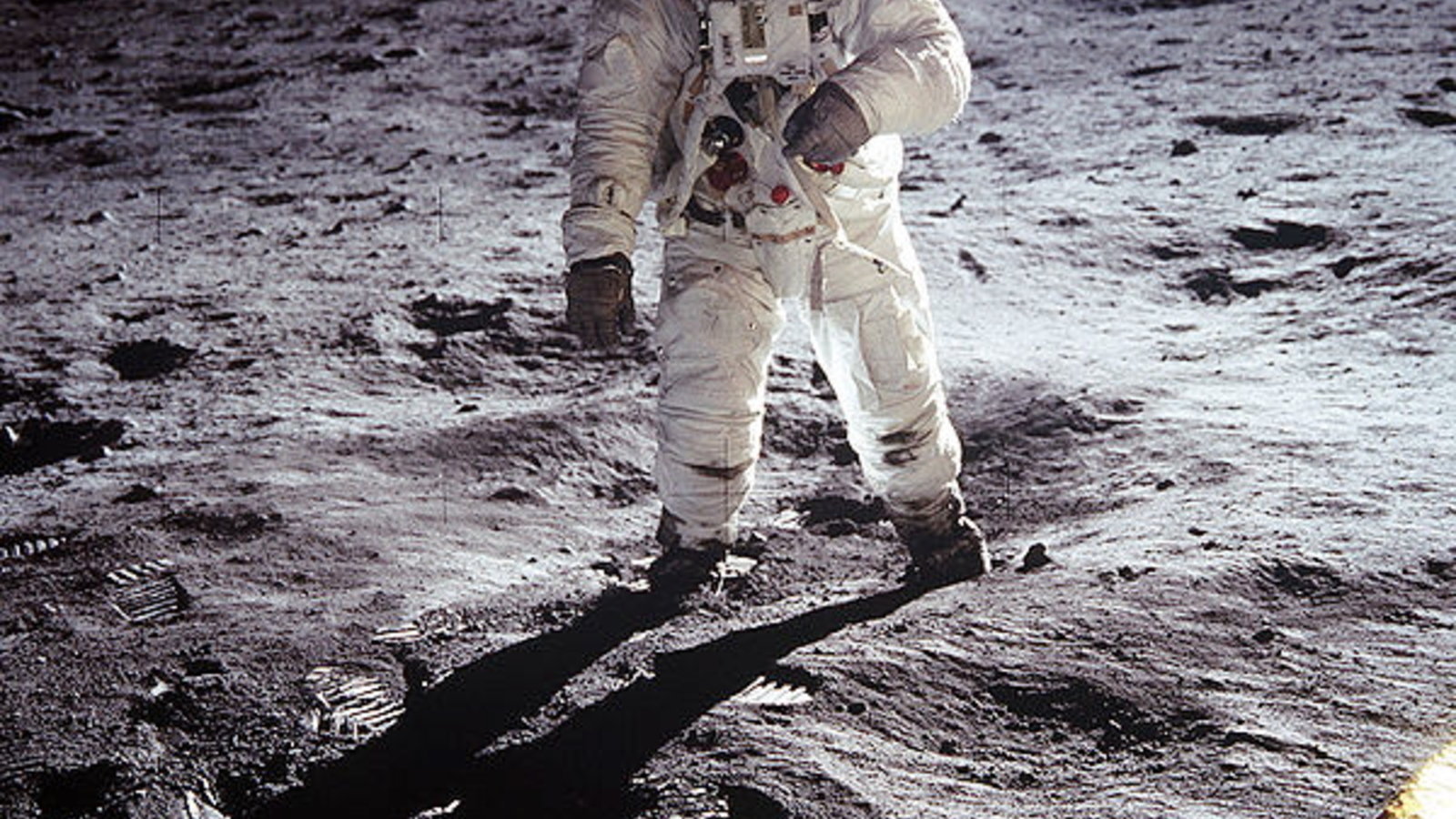 600px-aldrin_apollo_11.jpg