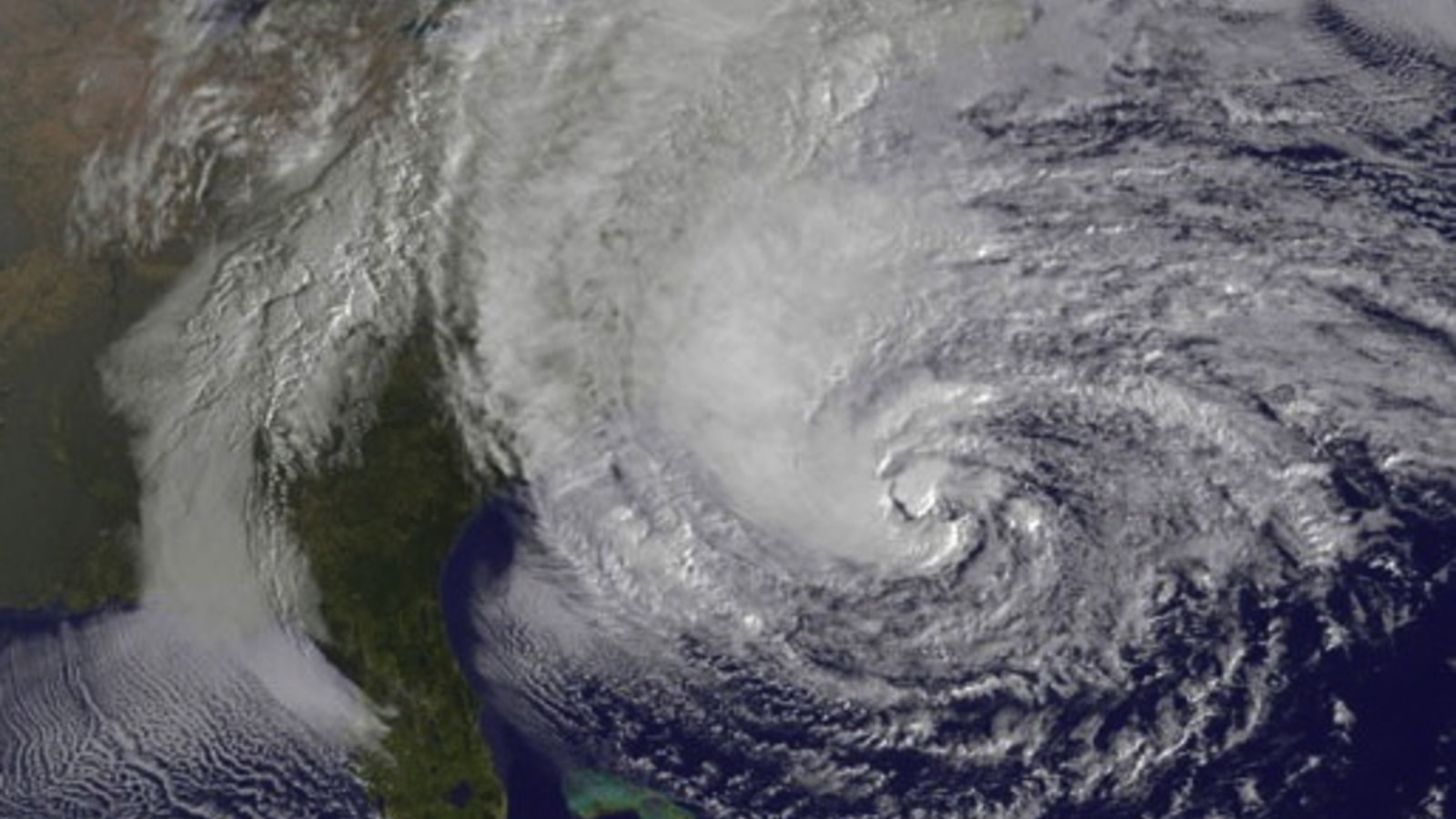 701091main_20121028-sandy-goes-full.jpg