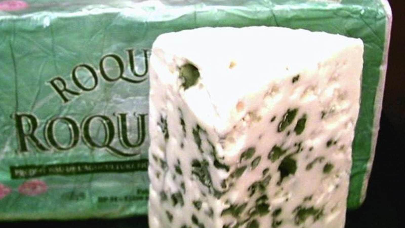 752px-roquefort_cheese.jpg