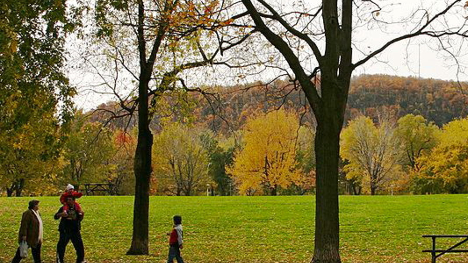 800px-jeanne_mance_park.jpg