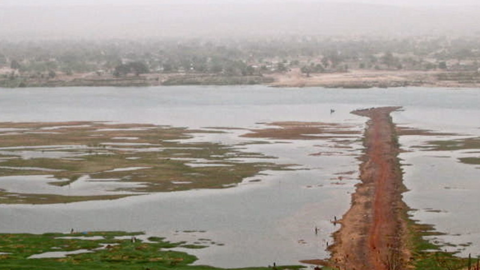 800px-niger_river_at_koulikoro.jpg