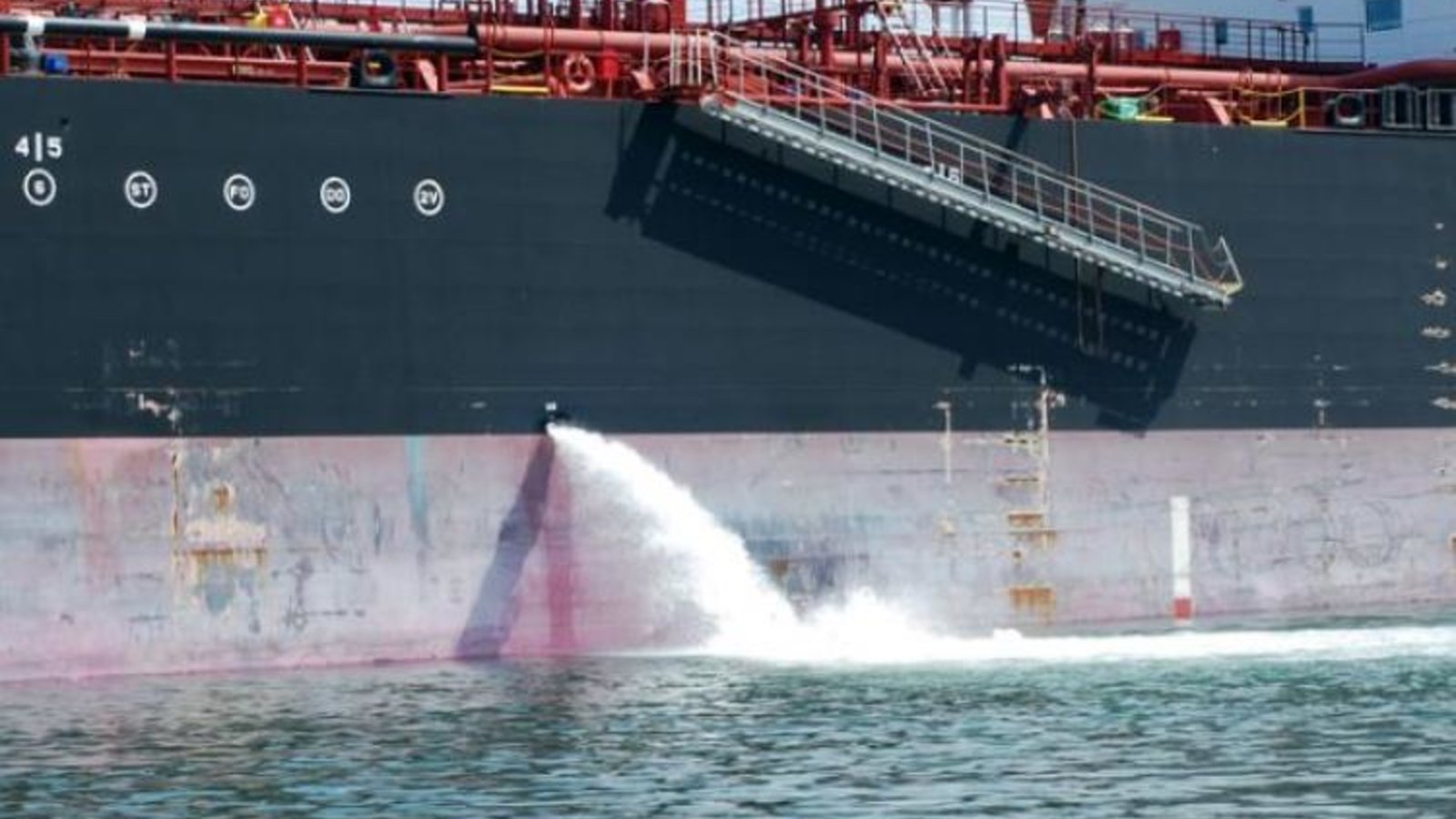 ballast-water_photo_omi.jpg