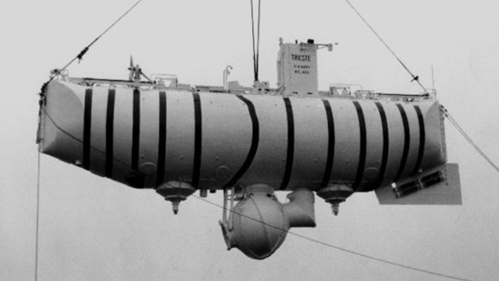 bathyscaphe_trieste.jpg