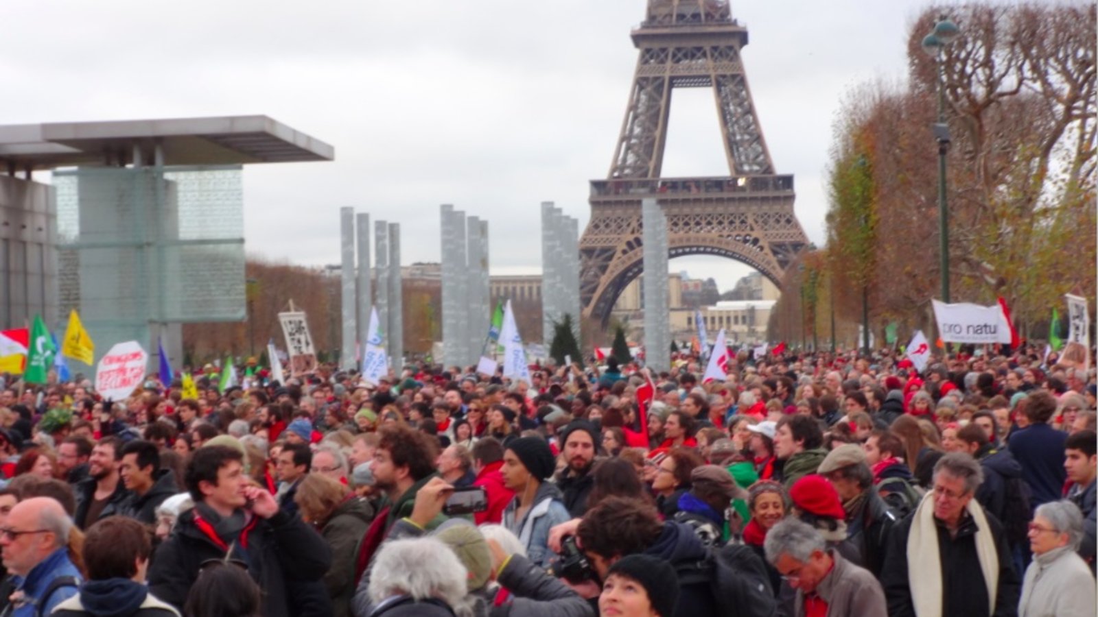 cop21-manifparis12decembre.jpg