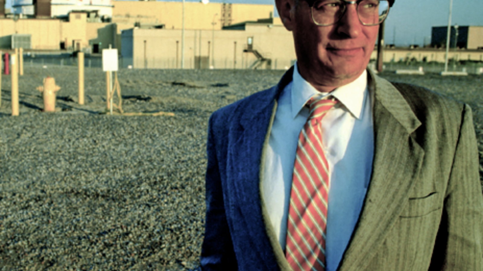 james_l_acord_in_front_of_fftf_hanford_wa_usa.png