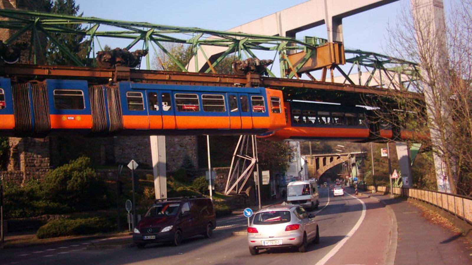 monorail.jpg