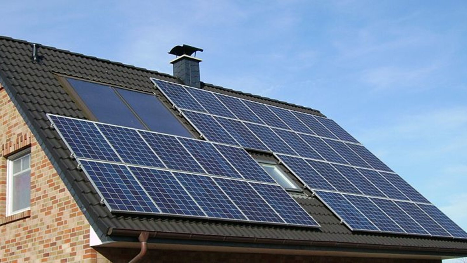 panneau_solaire_toit.jpg