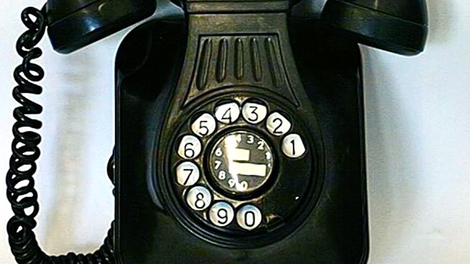 telephone-bakelite-2.jpg