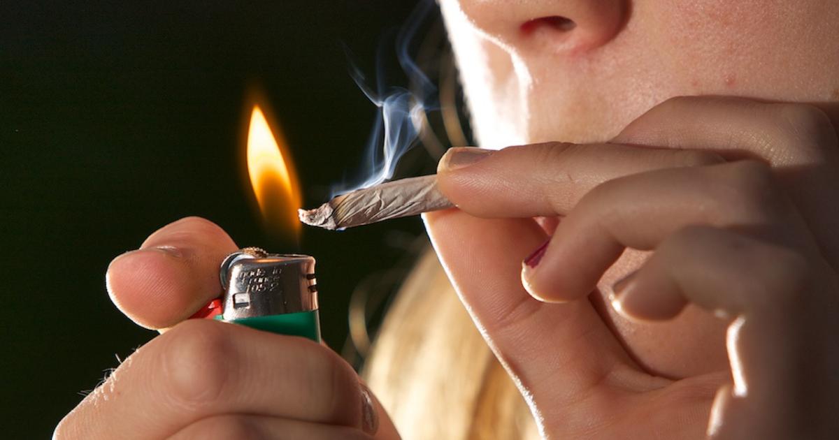 Cannabis : l'argent des jeunes part en fumée – Buzzles