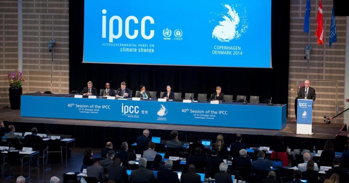 Intergovernmental Panel on Climate Change: Compilation of Synthesis