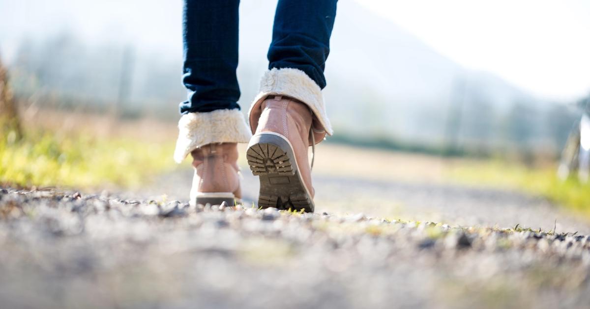 Marcher à reculons, bon pour la santé? Non