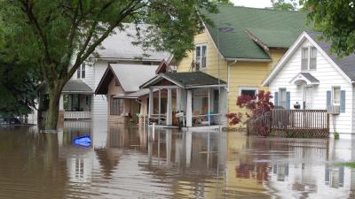 inondation-rue-maisons.jpg