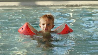 enfant-piscine.jpg