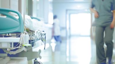 hopital-corridor-lit.jpg