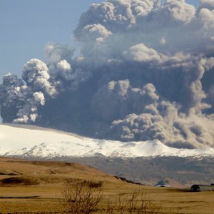 volcan-Eyjafjallajokull-2010