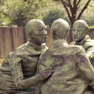 discussion-sculpture