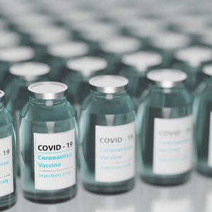 vaccin-fioles-Covid.jpg