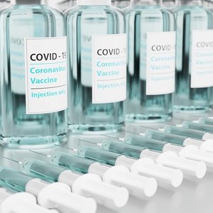 vaccin-covid-ampoules.jpg