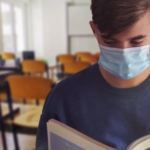 etudiant-masque.jpg