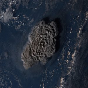 volcan-Tonga-150122.jpg