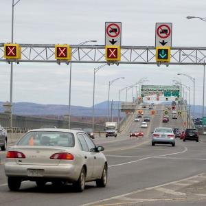 autos-pont-jacques-cartier.jpg