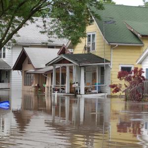 inondation-rue-maisons.jpg