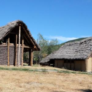 neolithique-village-Travo.jpg