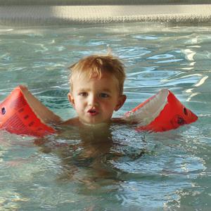 enfant-piscine.jpg