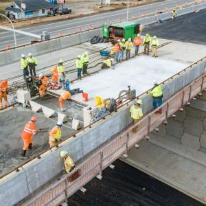 Remplacement du revêtement d'un tablier de pont