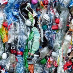 plastique-dechets-bouteilles.jpg