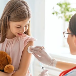 vaccination-fillette.jpg