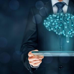 intelligence-artificielle-ipad-mains.jpg