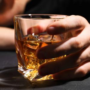 alcool-whisky-verre.jpg