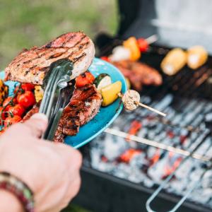 barbecue-viande-legumes.jpg