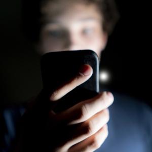 telephone-nuit-homme.jpg