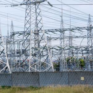 electricite-pilones.jpg